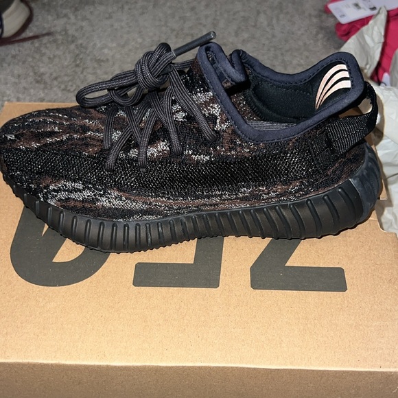 Adidas Yeezy 350 V2 MX Rock - Picture 8 of 12